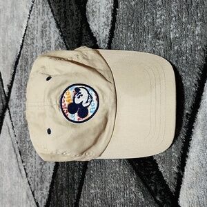 VINTAGE DISNEY EMBROIDERED MICKEY MOUSE KHAKI COLOR ADJUSTABLE CAP HAT
